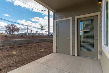 Private patio/balcony